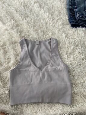 Ribbed V‑Neck Crop Tank Top in Light Lavender